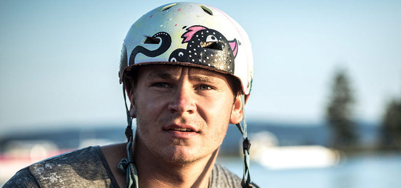 Snakeboard Helme